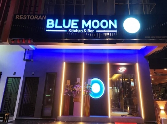 BLUE MOON (MASAI)