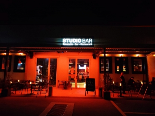 Studio Bar