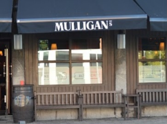 PUB MULLINGANS