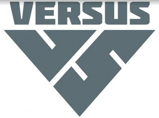 VERSUS (KK)