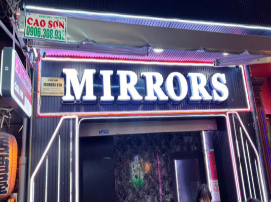 [HCM] MIRRORS BAR
